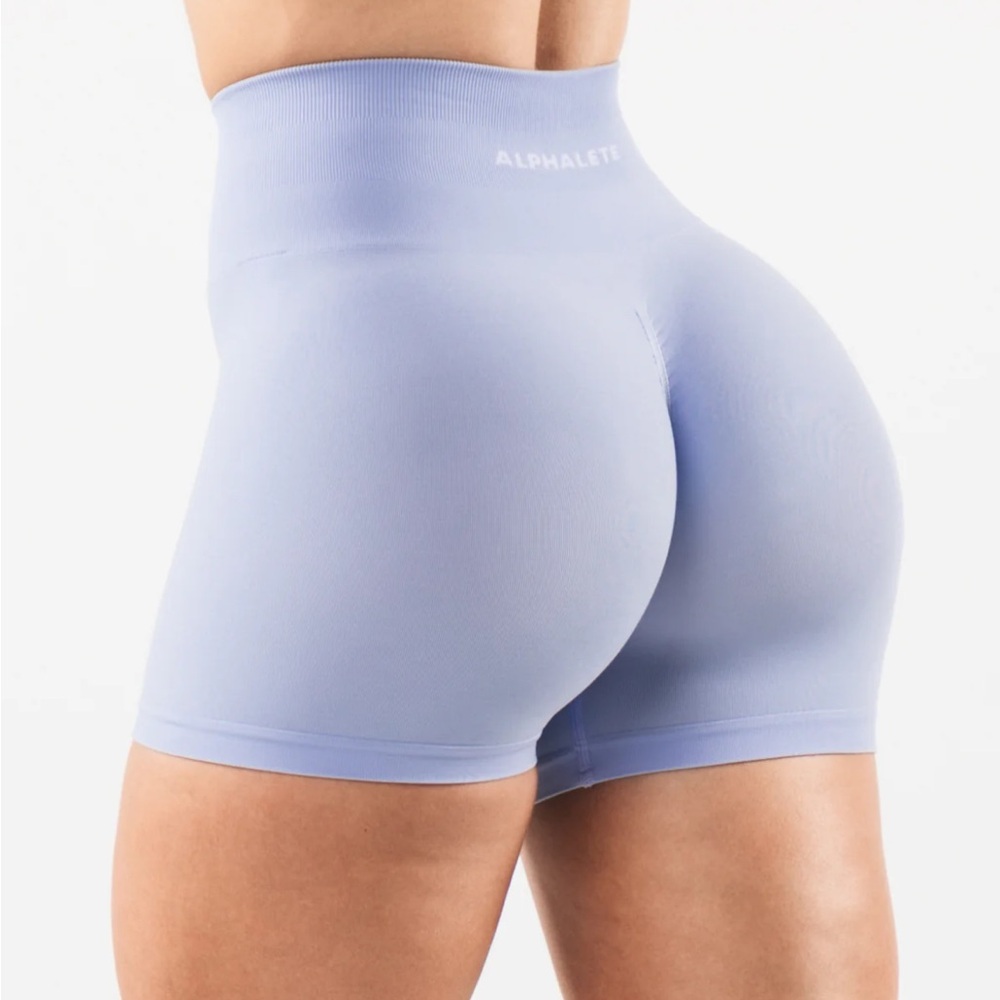 alphalete amplify shorts 4.5”